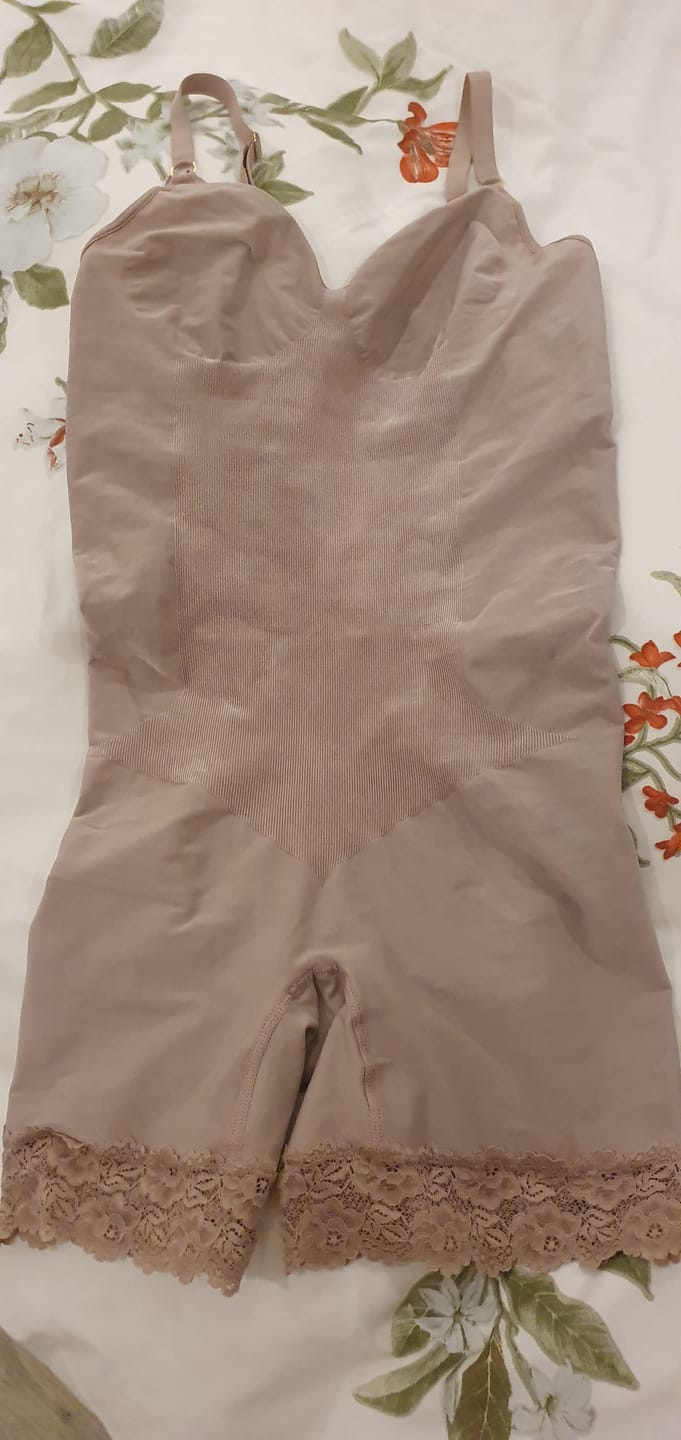 Customer photo review of Shades Abdomen Control Deep Back Neck Full Body