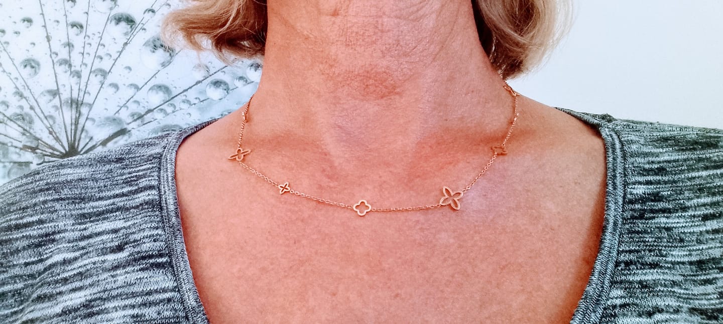 Customer photo review of Fancy Clover Kette | 18K vergoldet