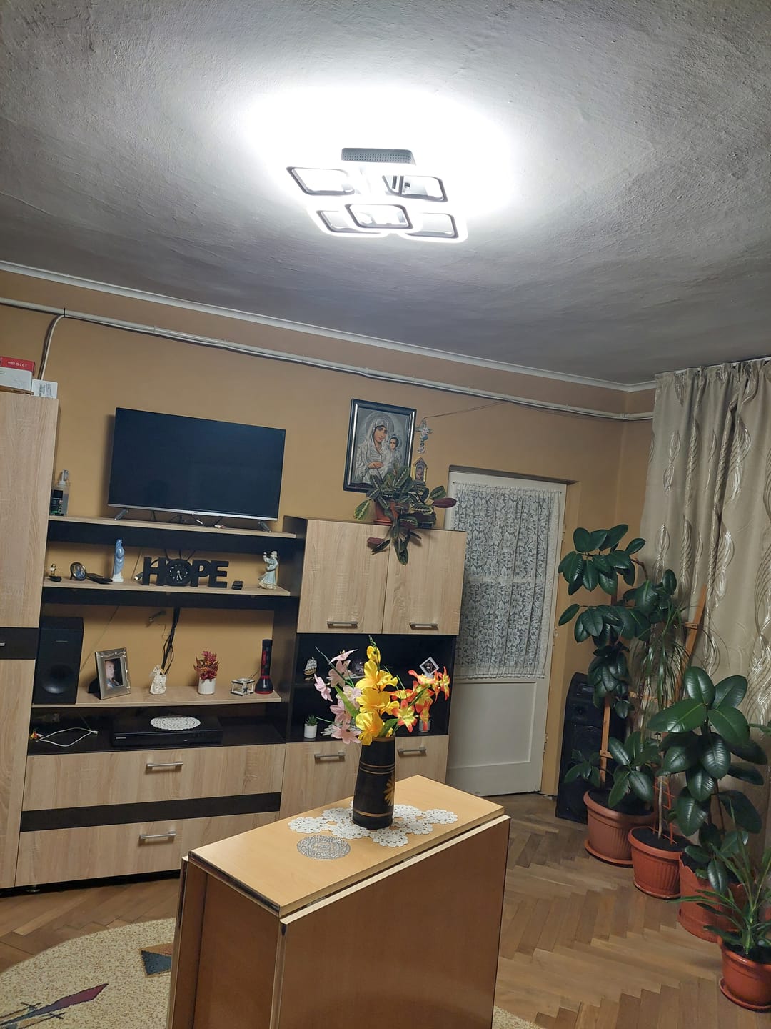 Customer photo review of Lustra LED 4+1 SQUARE BLACK Echivalent 400W Telecomanda