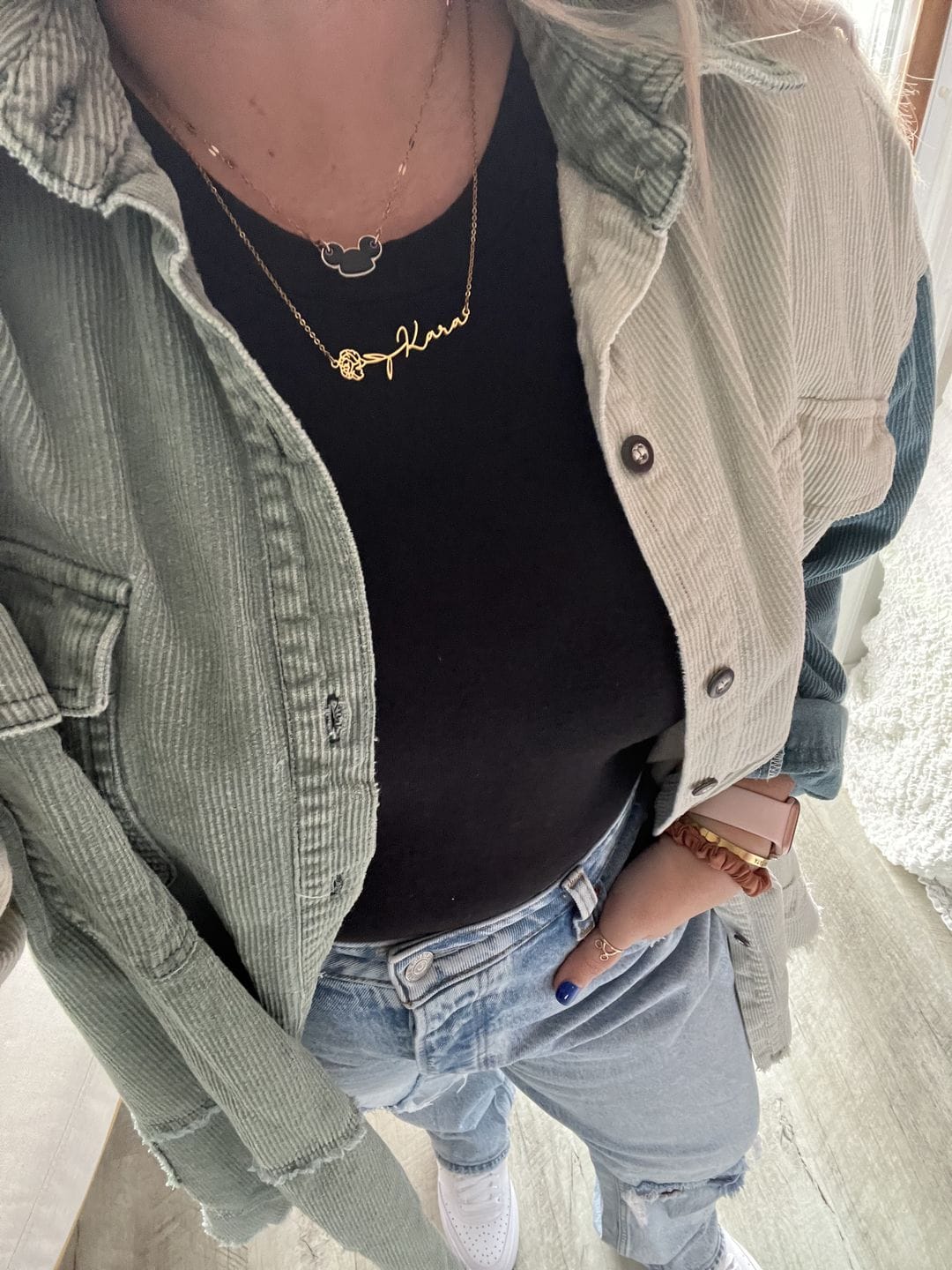 Customer photo review of Custom birth flower name necklace