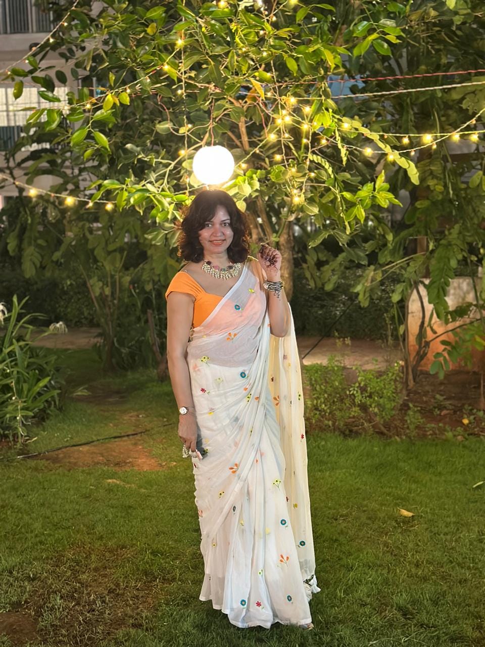 Customer photo review of White Embroidered Mulmul Cotton Saree