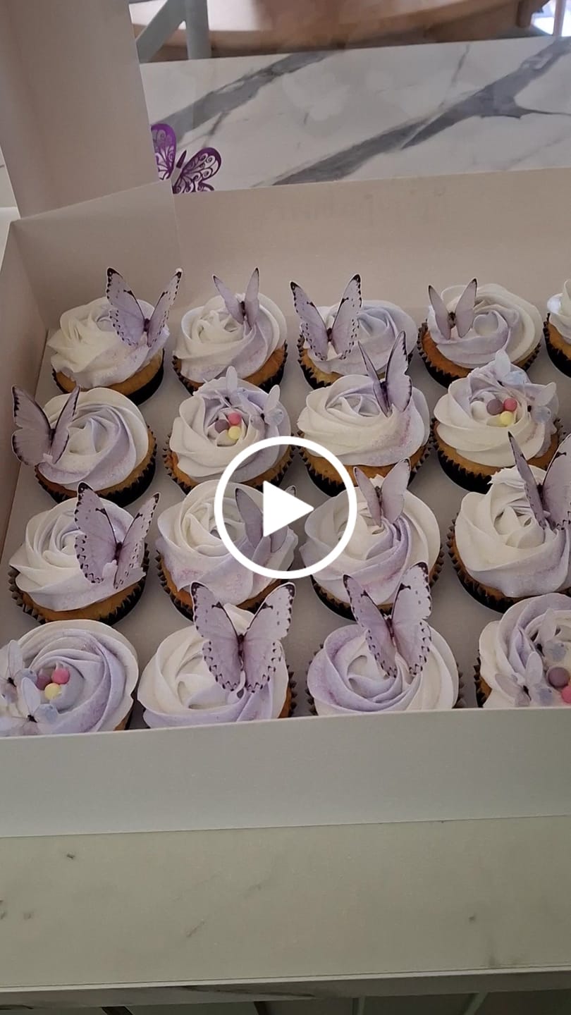 Customer video review of Purple Edible Wafer Butterflies - Mix sizes - 24pcs