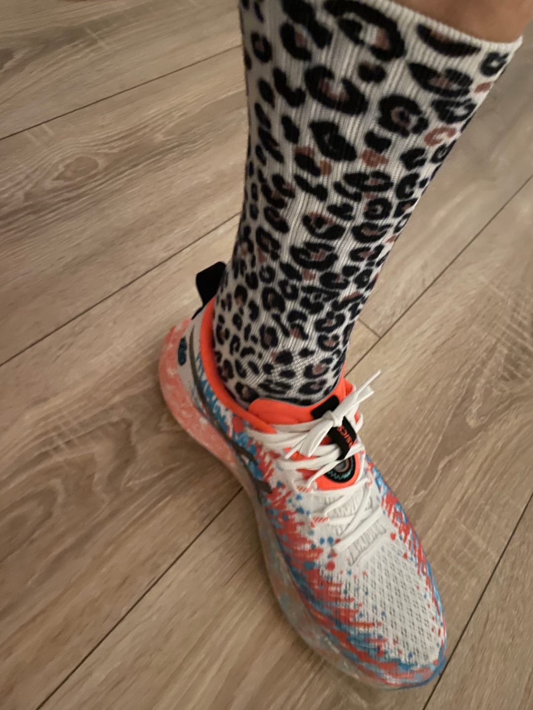 Customer photo review of Calcetines Performance Leopardo