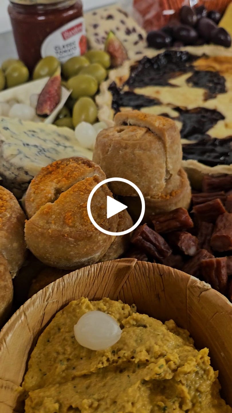 Customer video review of Round Palm Leaf Bowls