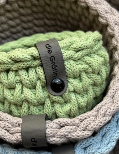 Customer photo review of Personalisierte Labels mit Chicago Screws - Kunstleder-Label mit Schrauben