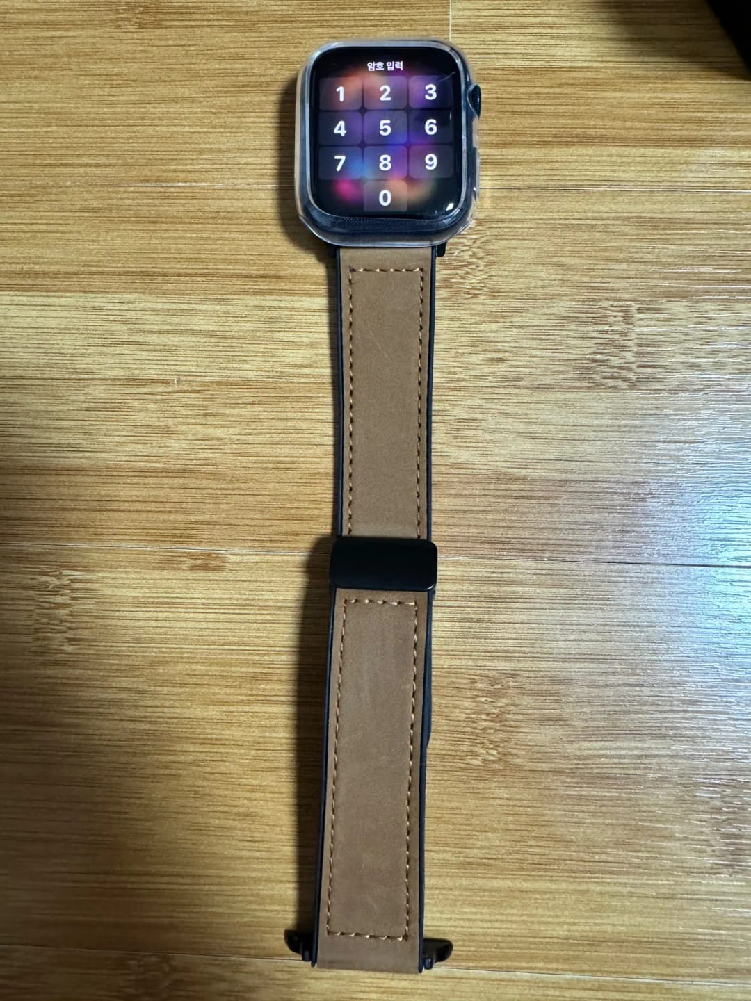 Customer photo review of Apple Watch Genuine Leather Band - Stylish Magnetic Strap