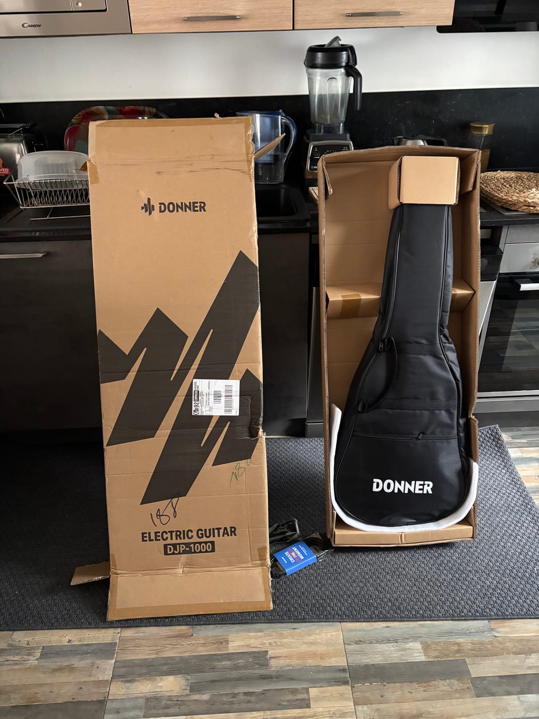 Customer photo review of Donner DJP-1000 Guitare Jazz Électrique