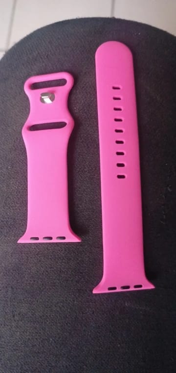 Customer photo review of Apple Watch Silicone Band - Soft Waterproof Flexible Strap