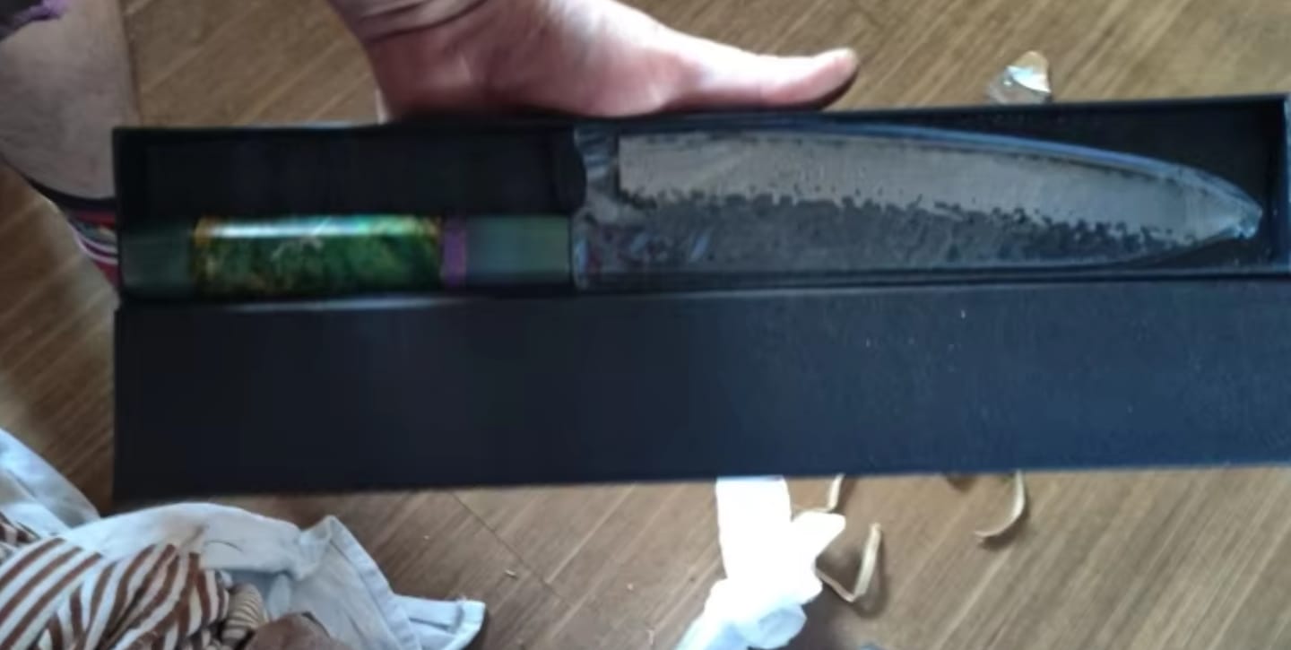 Customer photo review of Kazeshimo (風霜) - Japanese Damascus Steel Chef's Knife (8 inch)