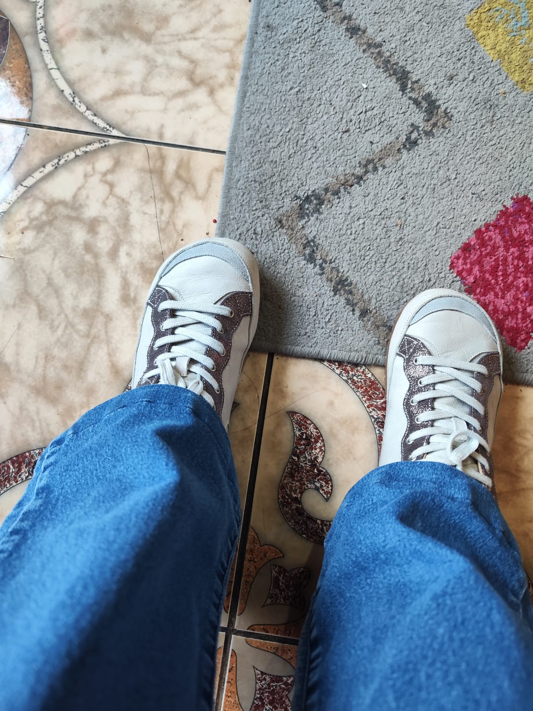 Customer photo review of Zapatilla A2. Plateada