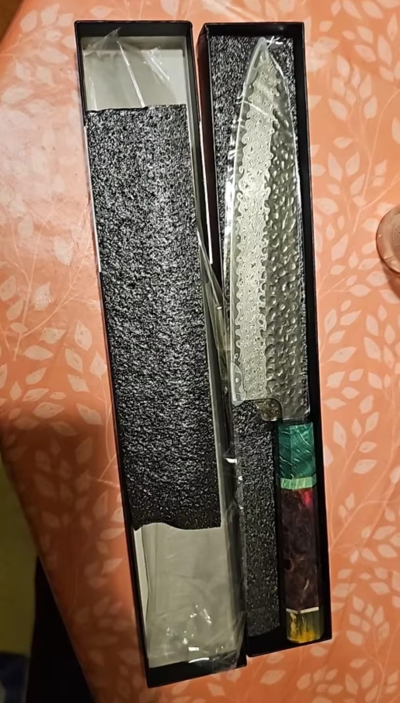 Customer photo review of Kazeshimo (風霜) - Japanese Damascus Steel Chef's Knife (8 inch)