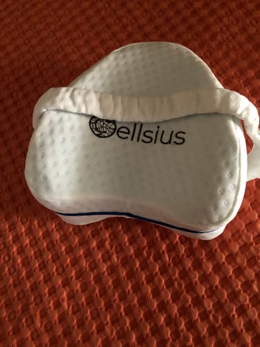 Avis photo d'un client sur Coussin Orthopédique Cellsius - Le Secret d'un Sommeil Sans Douleur
