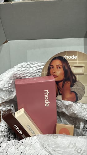 Customer photo review of summer lip case -  salty tan