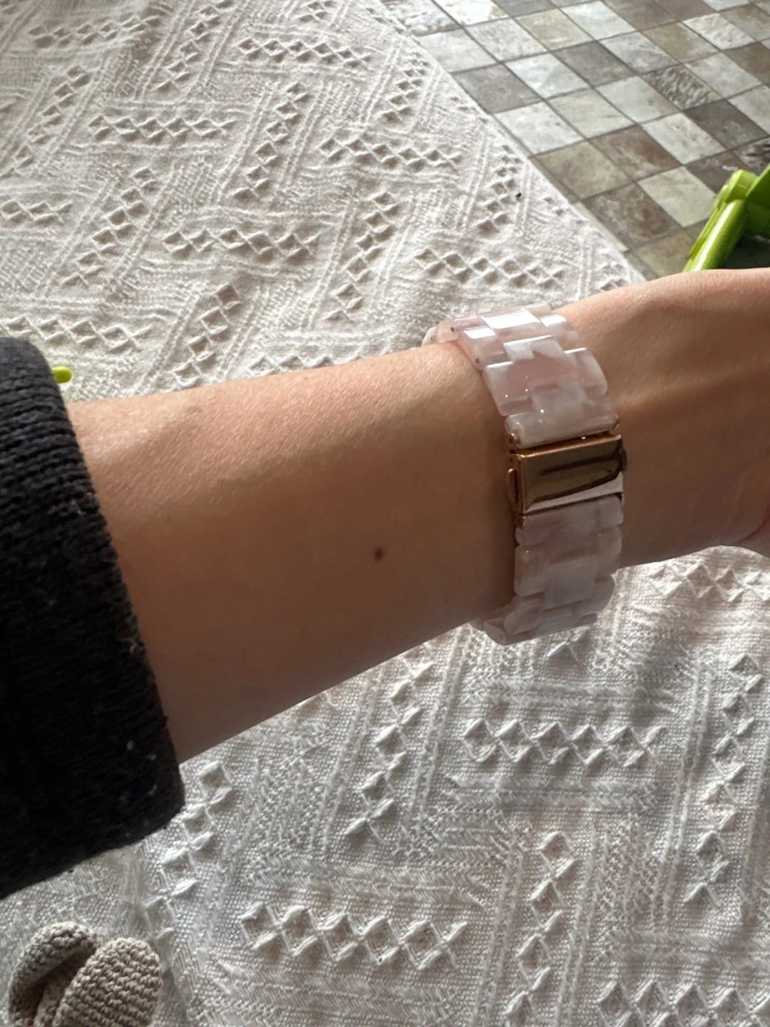 Customer photo review of Garmin Resin Band - Sleek QuickFit Design for Style, Comfort