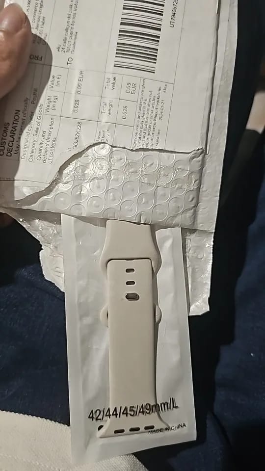 Customer photo review of Apple Watch Silicone Band - Soft Waterproof Flexible Strap