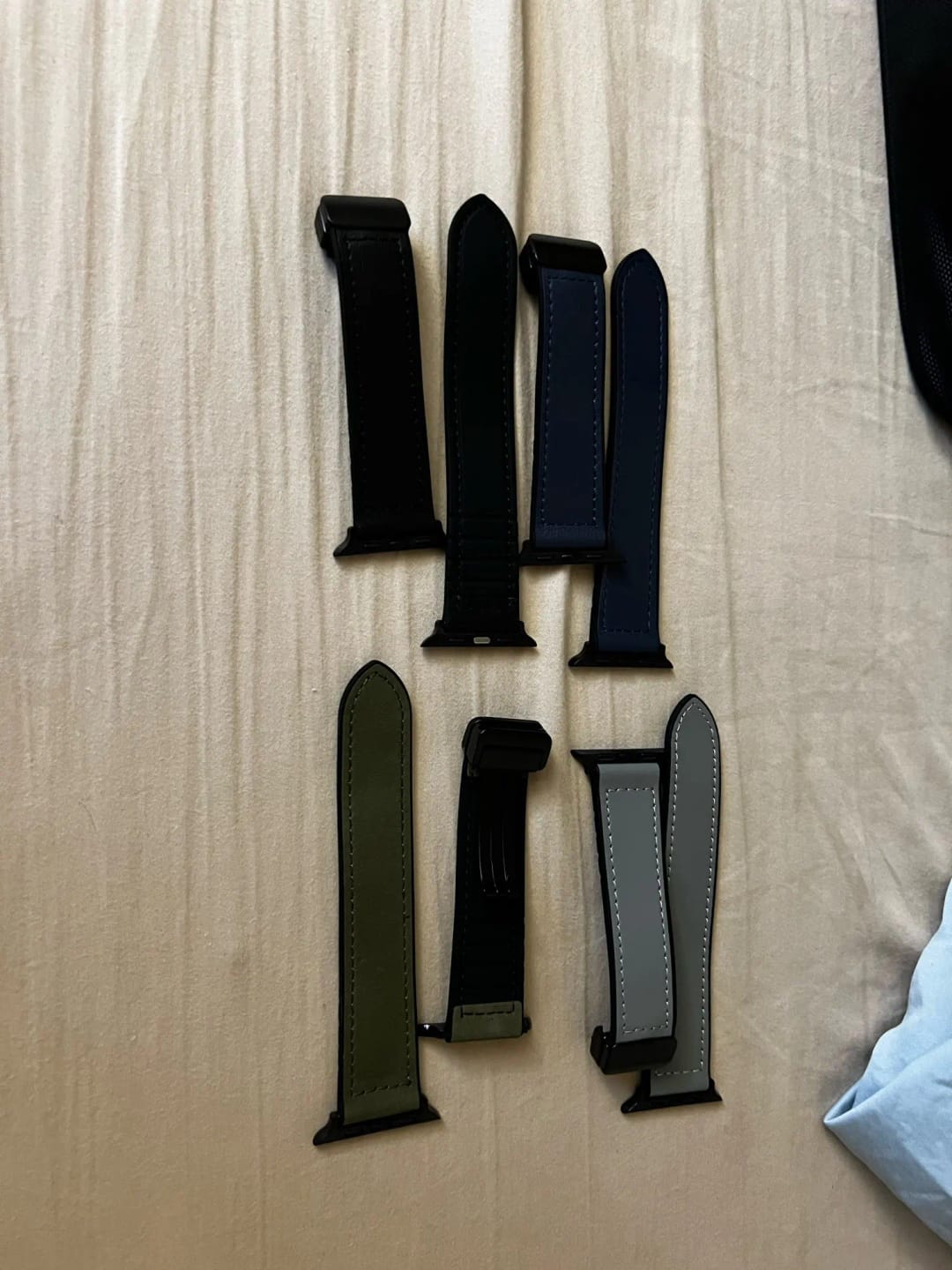 Customer photo review of Apple Watch Genuine Leather Band - Stylish Magnetic Strap