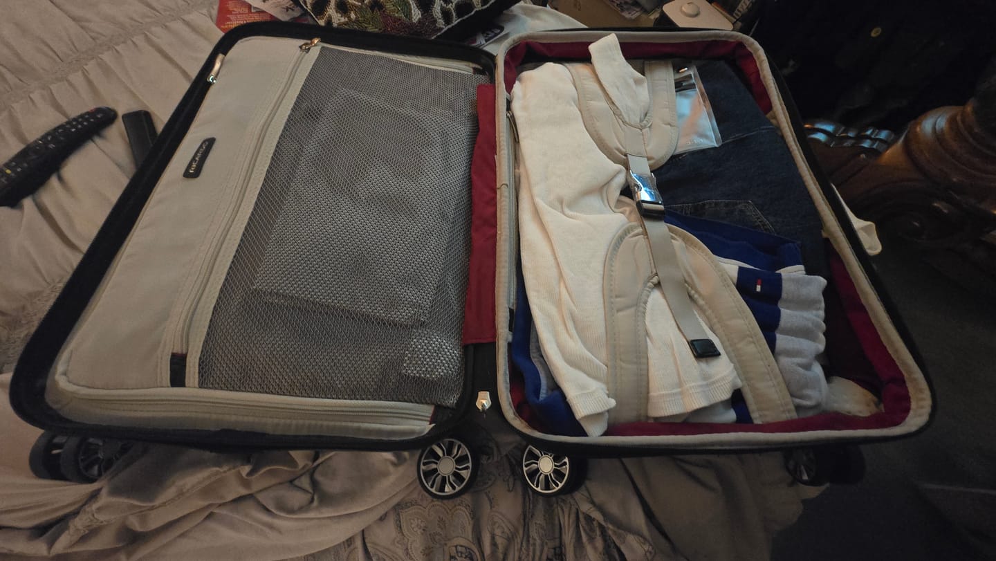 Customer photo review of Rodeo Drive 2.0 Hardside Carry-On Expandable Spinner