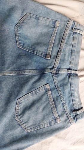 Ana Lúcia D. review of Calça Jeans Wide Leg Buriti Azul Médio image 1 out of 1