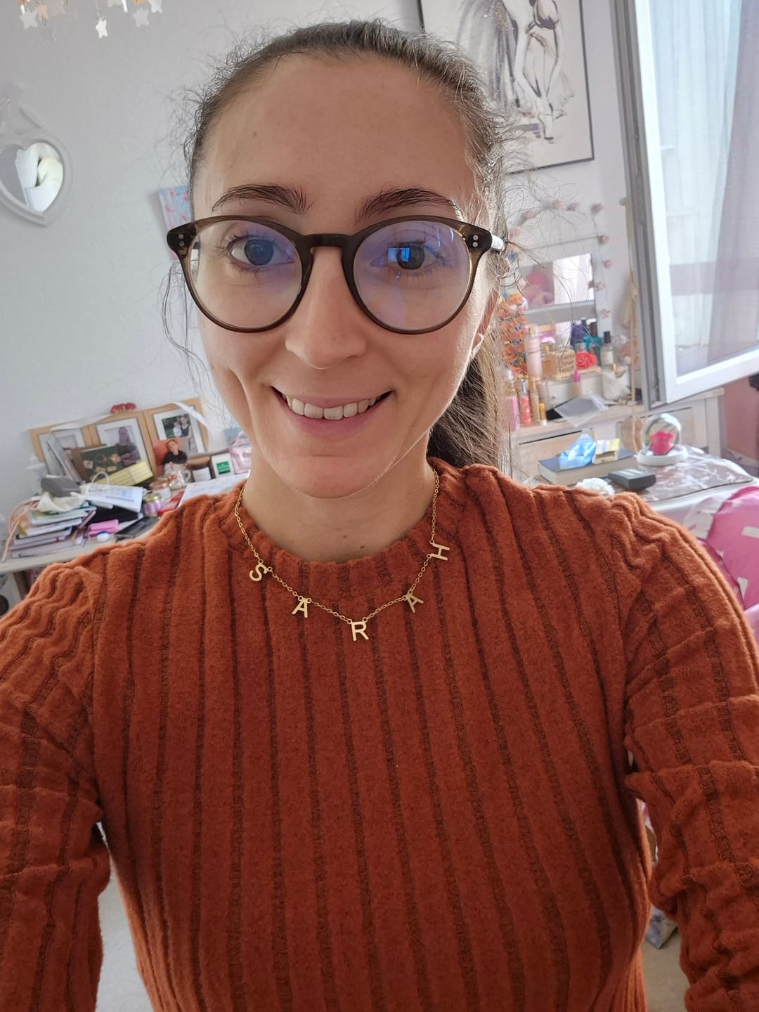 Customer photo review of Collier Choker Initiales Lettres Suspendues