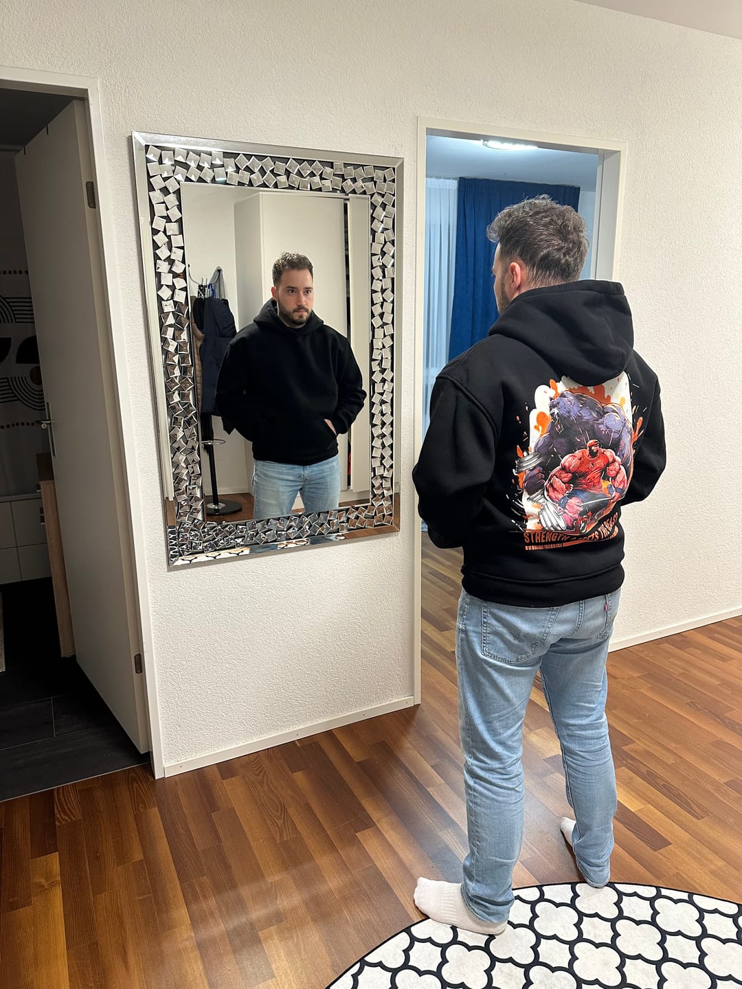 Customer photo review of STRENGHT MEETS THE BEAST Oversized Premium-Hoodie (Backprint)