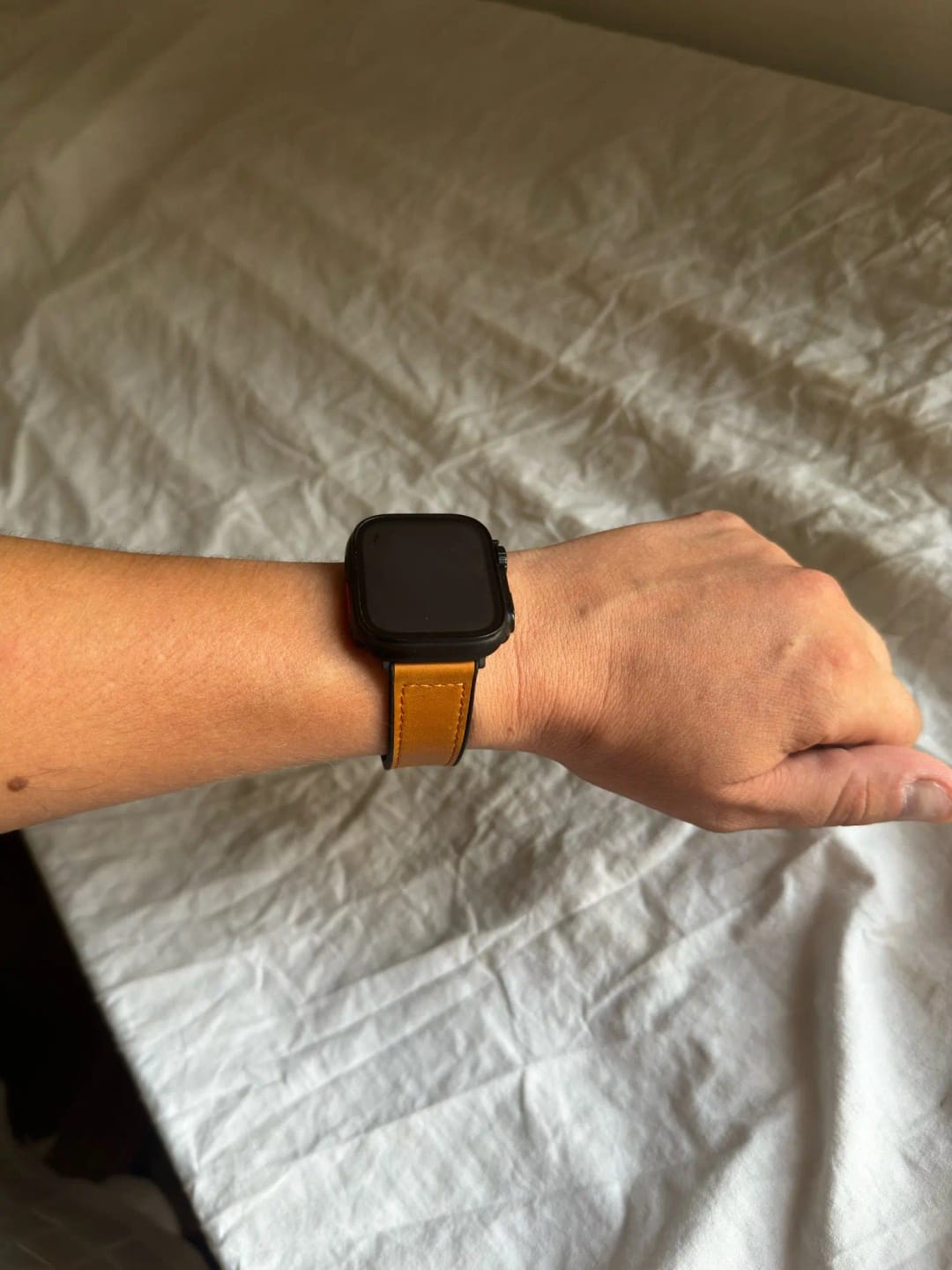 Customer photo review of Apple Watch Genuine Leather Band - Stylish Magnetic Strap