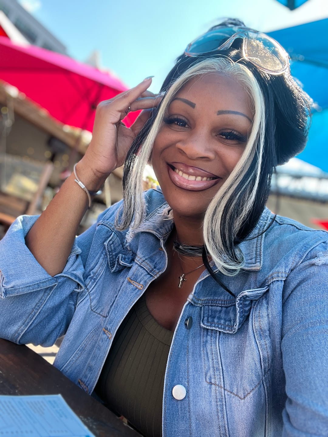 Customer photo review of Sensationnel Cloud9 Synthetic HD Swiss 13x6 Lace Wig - DASHA