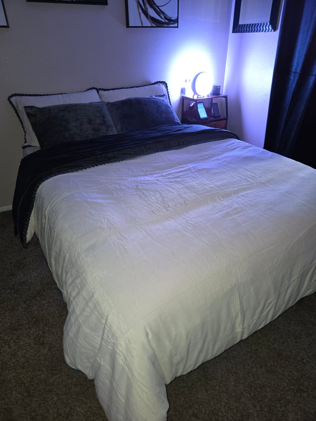 Customer photo review of Amorgos Fine Velvet Bedding Set