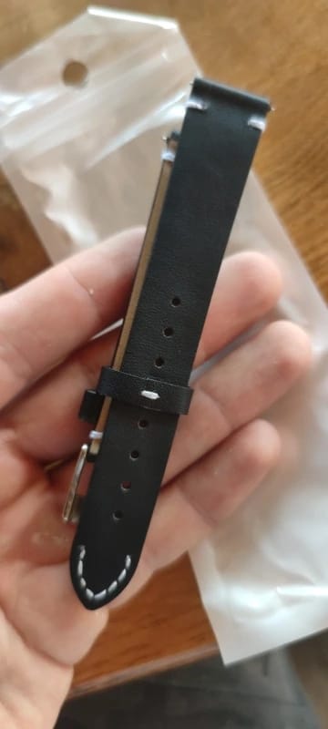 Customer photo review of Suunto Leather Strap - Premium Classic Design for Watches