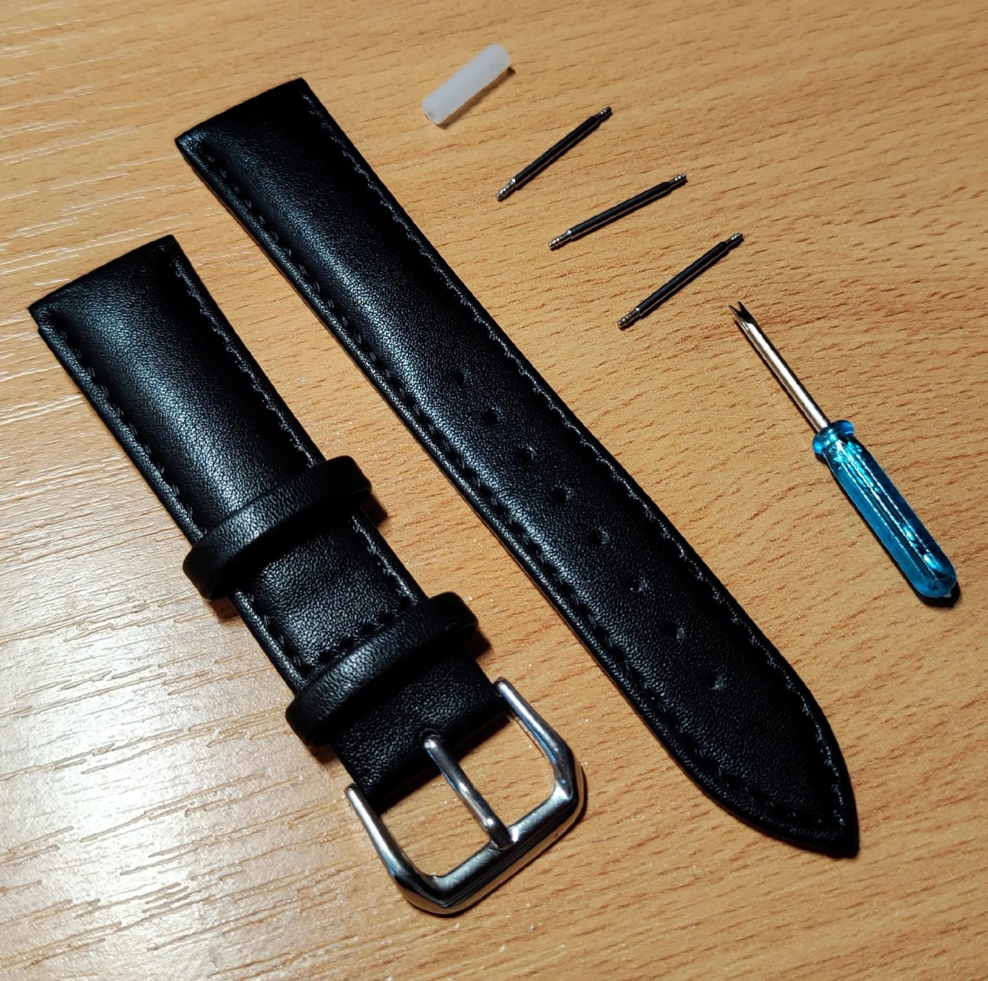 Customer photo review of Samsung Galaxy Watch Leather Band - Classic and Durable
