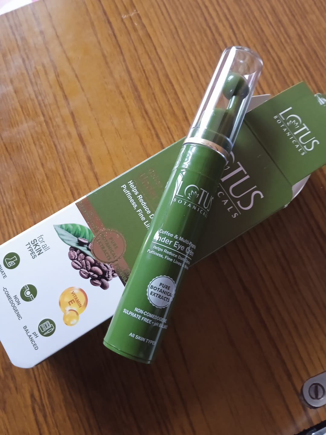 Customer photo review of Coffee and Multi-Peptide Under Eye Crème with Vitamin E