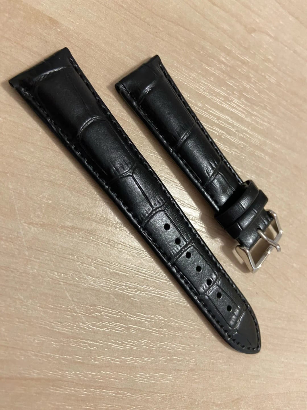 Customer photo review of Huawei Leather Watch Band - Premium Classic Design
