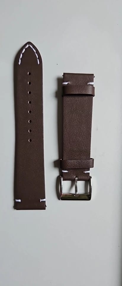 Customer photo review of Suunto Leather Strap - Premium Classic Design for Watches