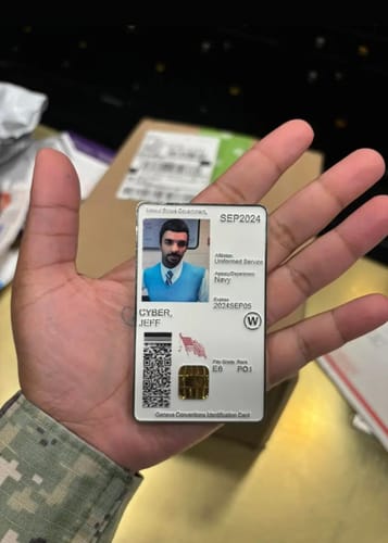 Customer photo review of US ARMY SIGNAL CAC CARD BEST SELLING ARMY COIN VETERAN COIN CHALLENGE COIN COLLECTION