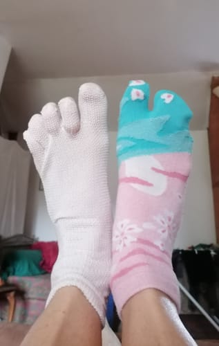 Customer photo review of Chaussettes Tabi Sakura