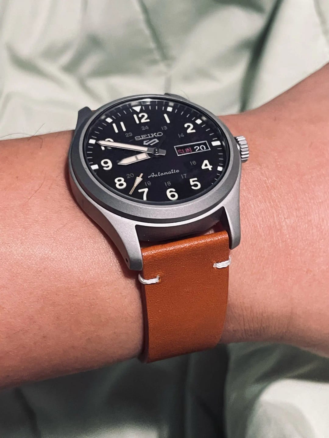 Customer photo review of Suunto Leather Strap - Premium Classic Design for Watches