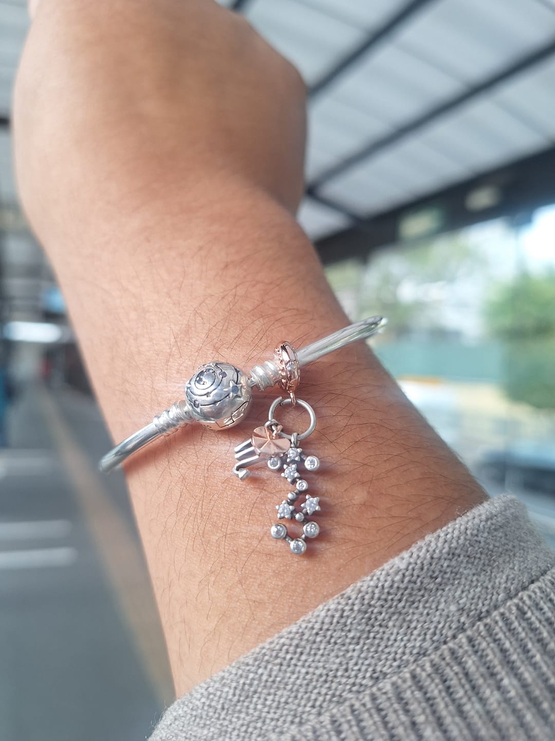 Customer photo review of Pulsera Espiral de Constelación