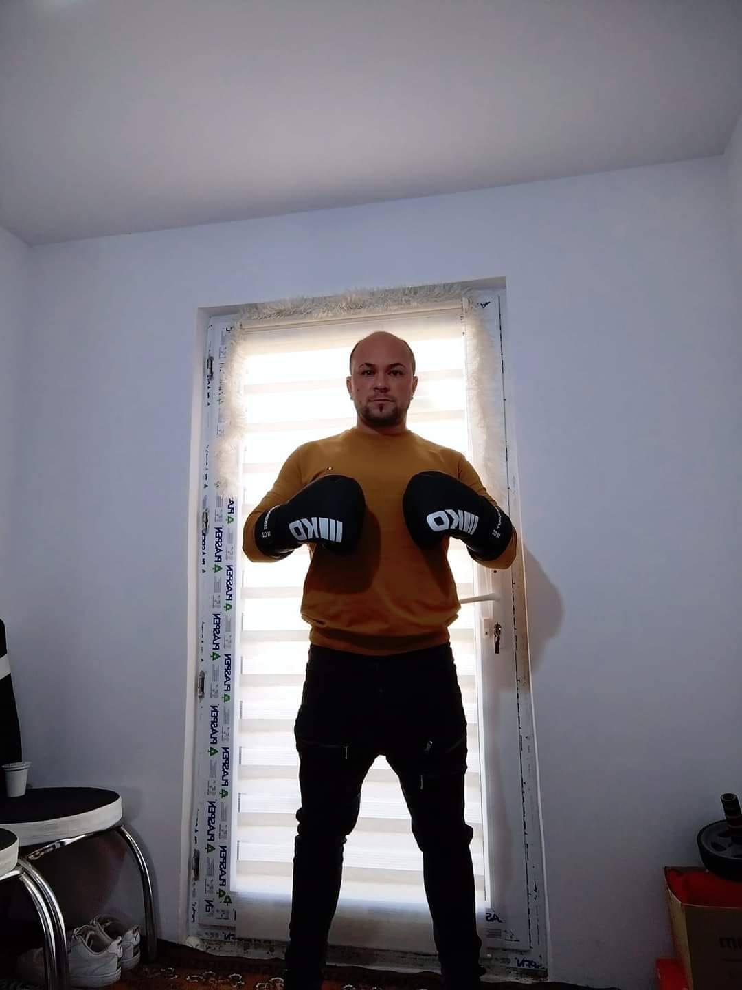 Customer photo review of Manusi Box Knockout Knocker
