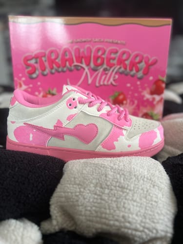 Customer photo review of Saga Skywalker “Strawberry Milk”