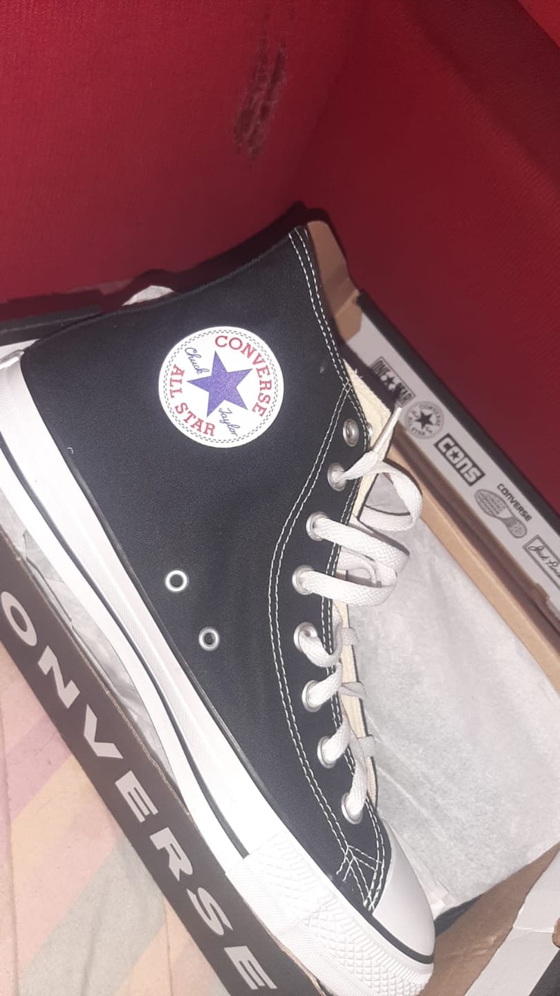 Customer photo review of Zapatillas Converse Chuck Taylor Hi Negro