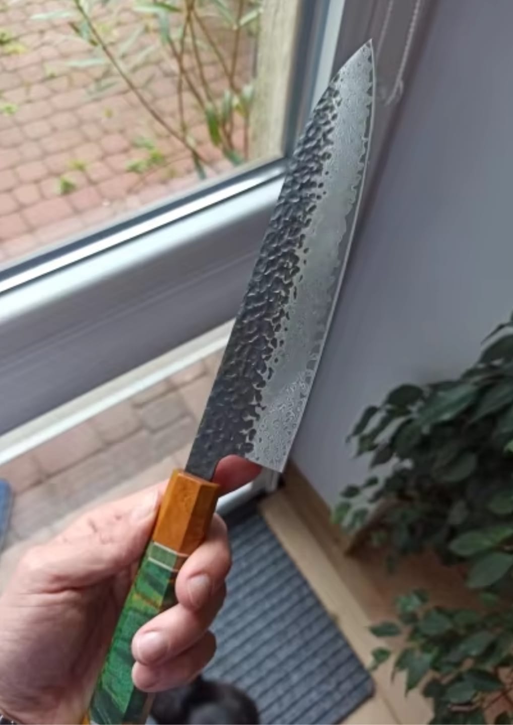 Customer photo review of Kazeshimo (風霜) - Japanese Damascus Steel Chef's Knife (8 inch)