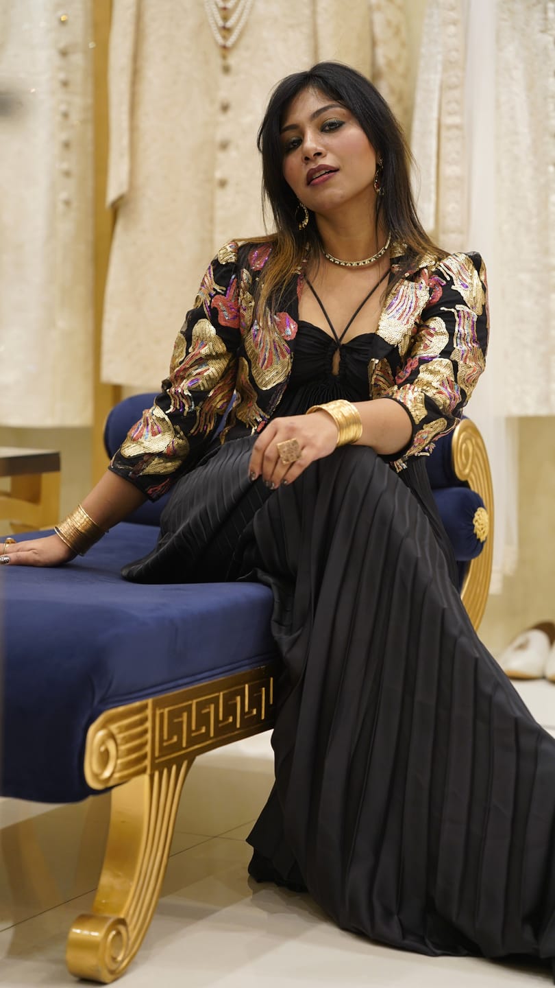 Customer photo review of Hay Luxe Pleated Flowy Maxi Dress