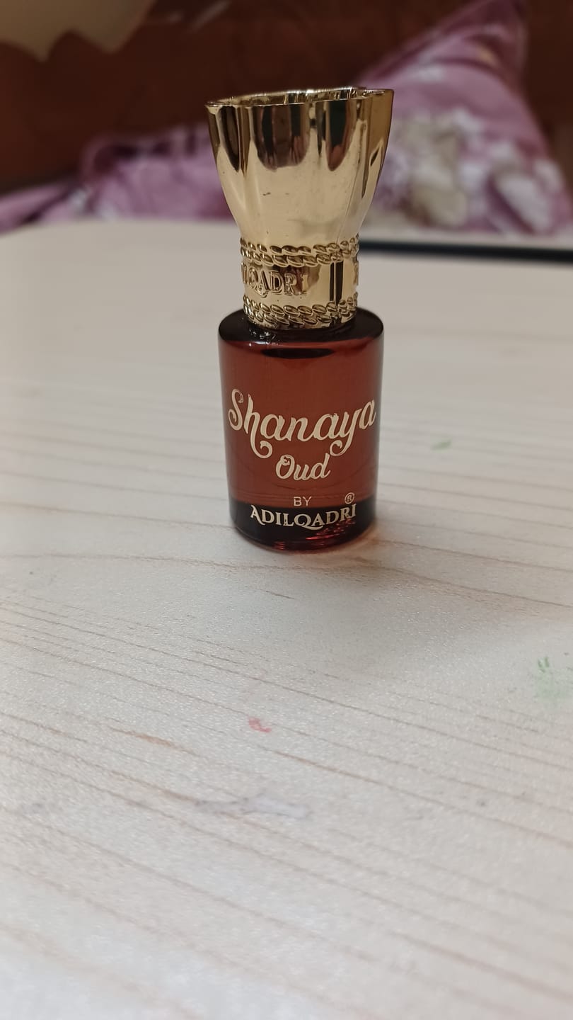 Customer photo review of Shanaya Oud Luxury Attar Perfume