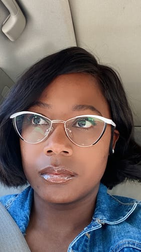 Customer photo review of Luvwin Side Parted Layered Texture Bob Wig 5x5 Closure Wig For Black Women