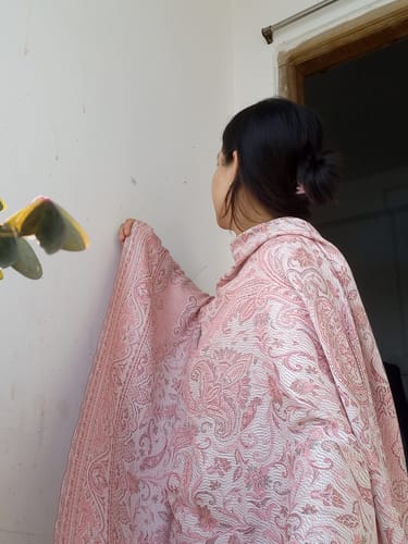 Customer photo review of Pashtush Women's Jamawar Shawl, Ivory And Pink