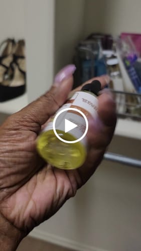 Customer video review of BOGO Naomi Body Juice Oil