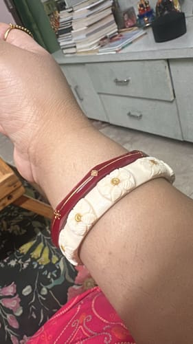 Customer photo review of "Divine Gold Essence - Red Shringar"