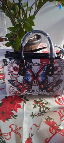 Customer photo review of Dominicana Hermosa y Caliente - Personalized Leather Handbag DOM04