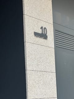 Customer photo review of Numero civico e testo sagomato modello Line 02 Acrilico