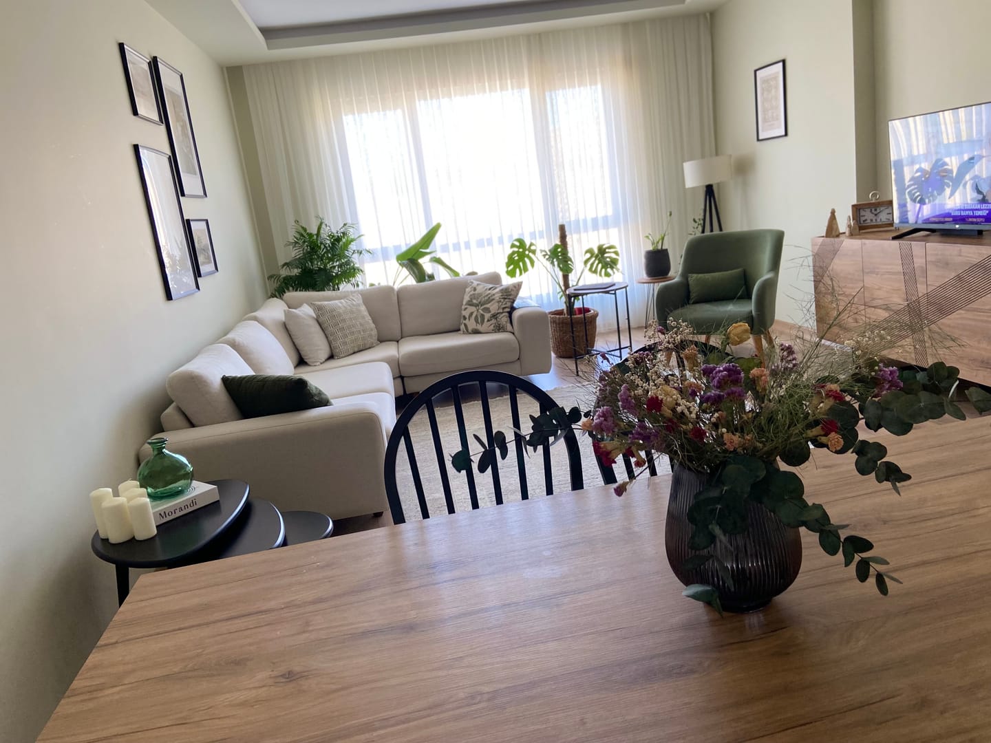 Customer photo review of Mat Siyah MDF 3'lü Zigon Sehpa Takımı
