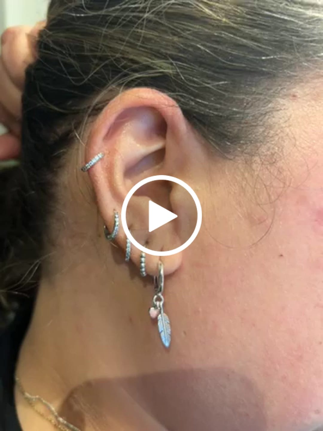 Customer video review of Pendientes Plumas de Amor